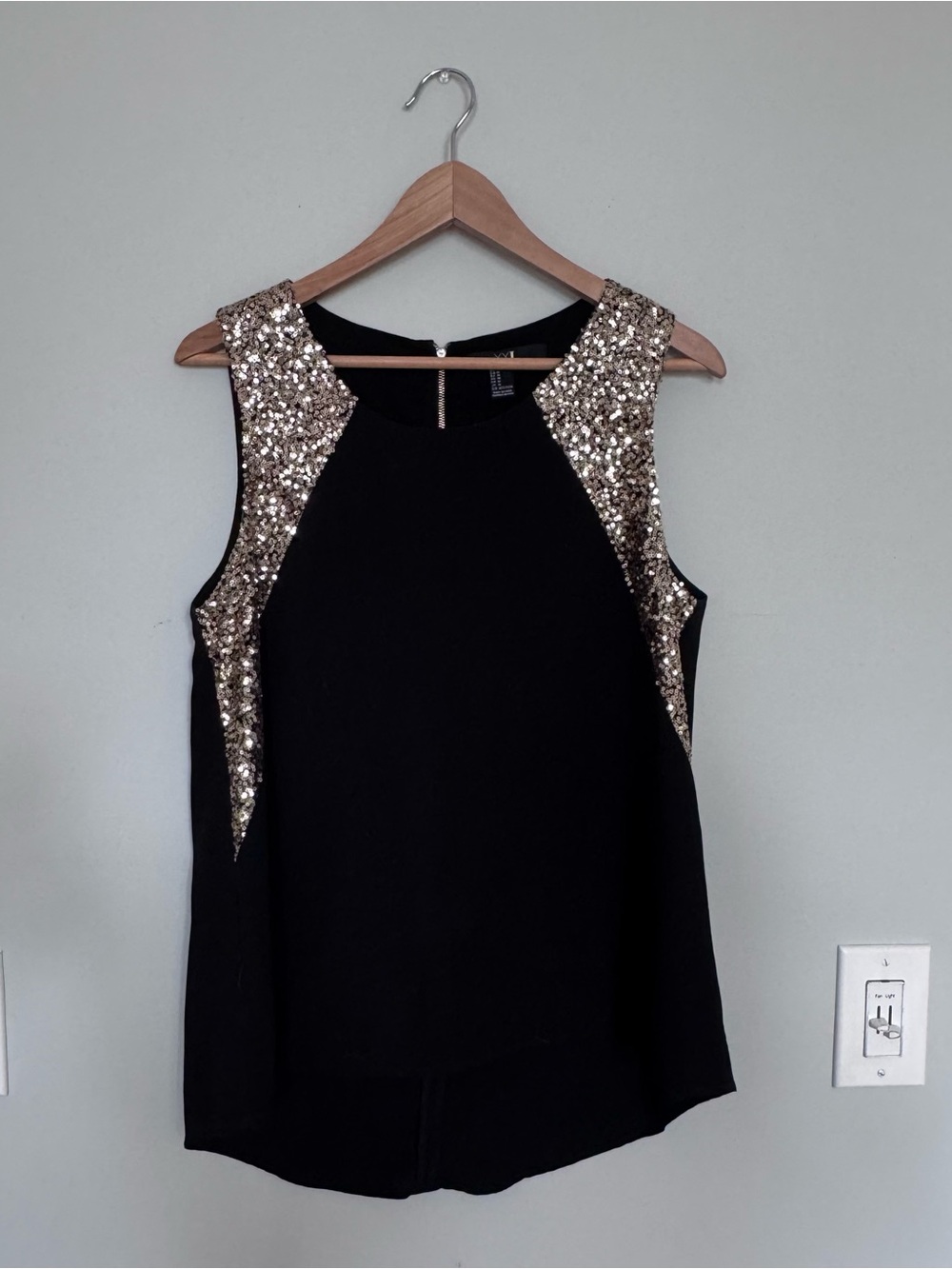 Forever 21 Sequin Contrast Tank Top - Black & Gold